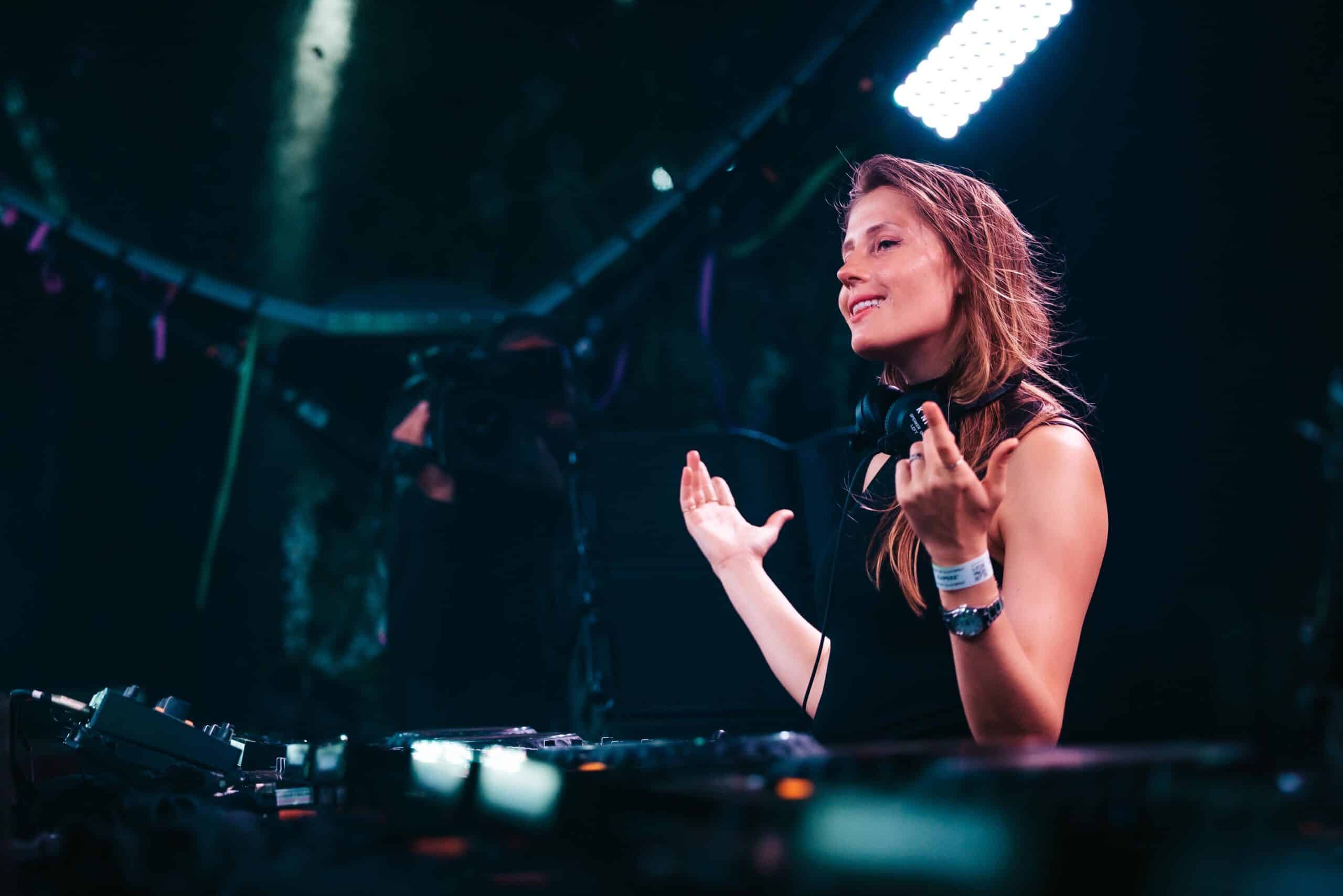 Charlotte de Witte estrena The Resistance en UNVRS