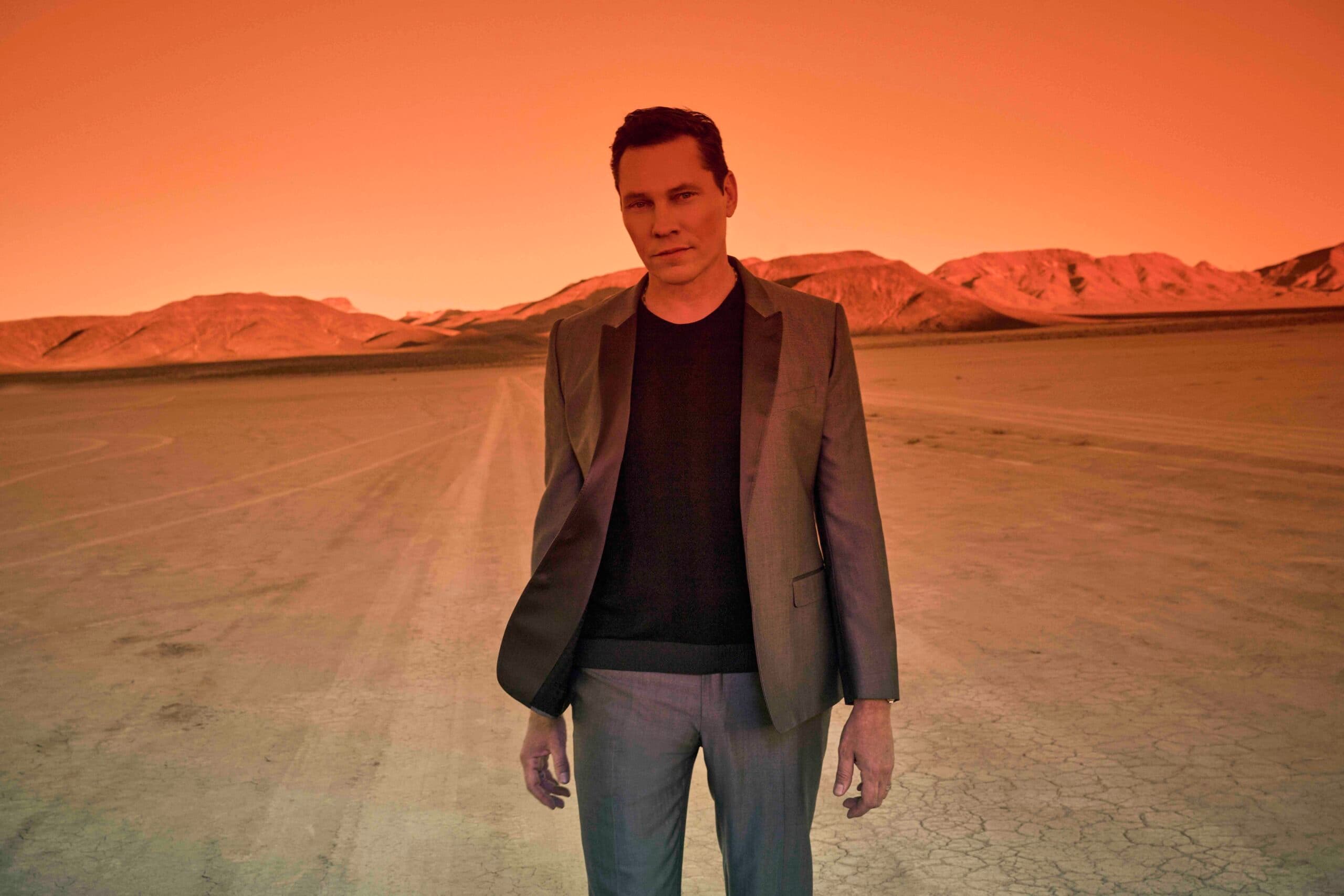 Tiësto lanza merch de Dance 4 Life y confirma álbum trance