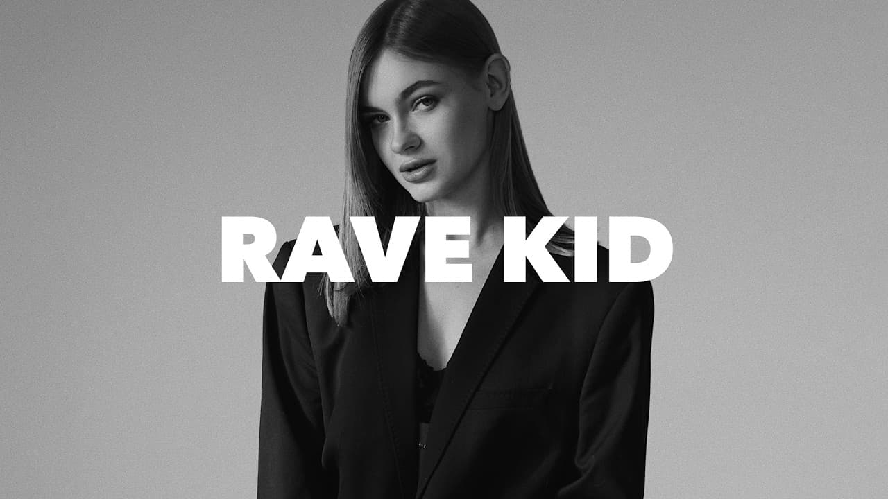 Novah presenta su EP 'Rave Kid' en el Atomium de Bruselas